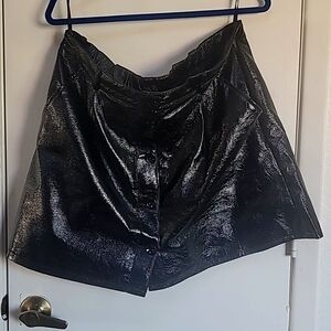 Black Pleather mini skirt 1x